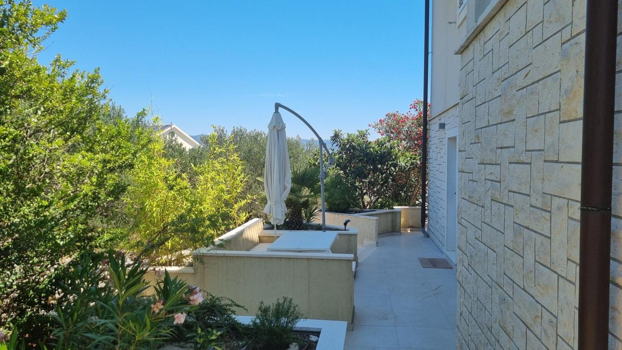 Apartments Villa Olea Lumbarda Exterior foto